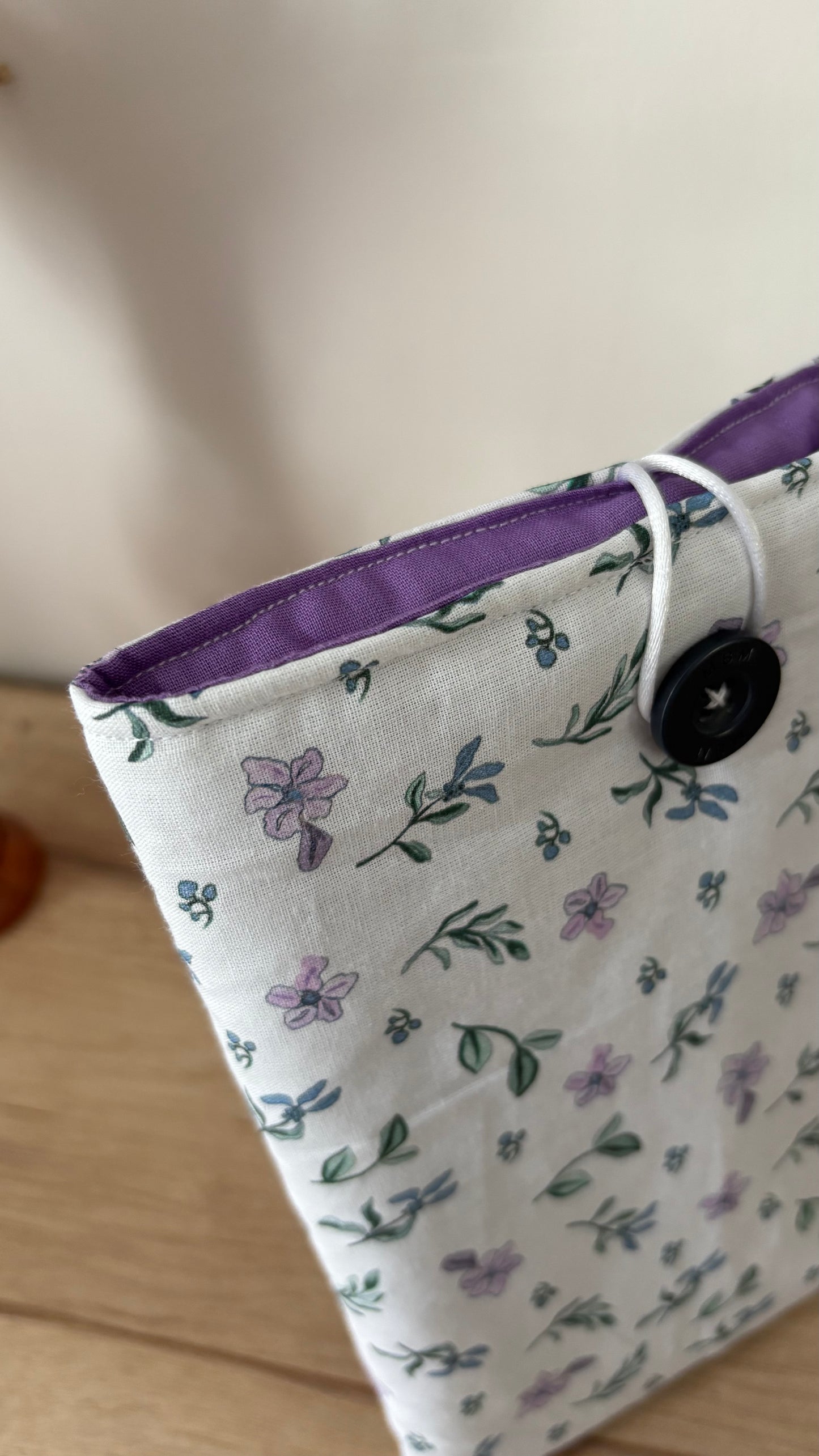 LINA - Pochette livre de poche